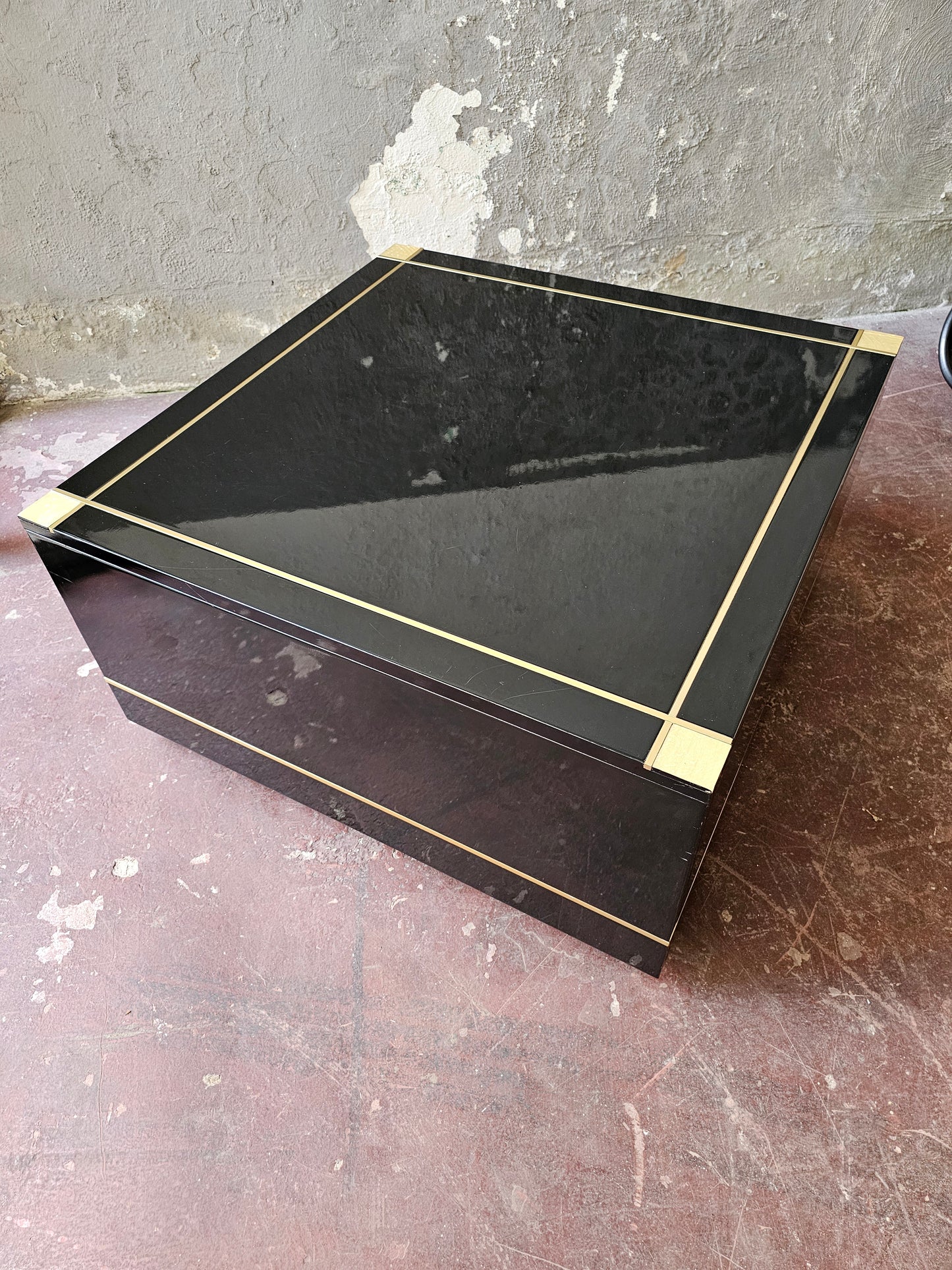Tavolino da caffè design anni 70 laccato