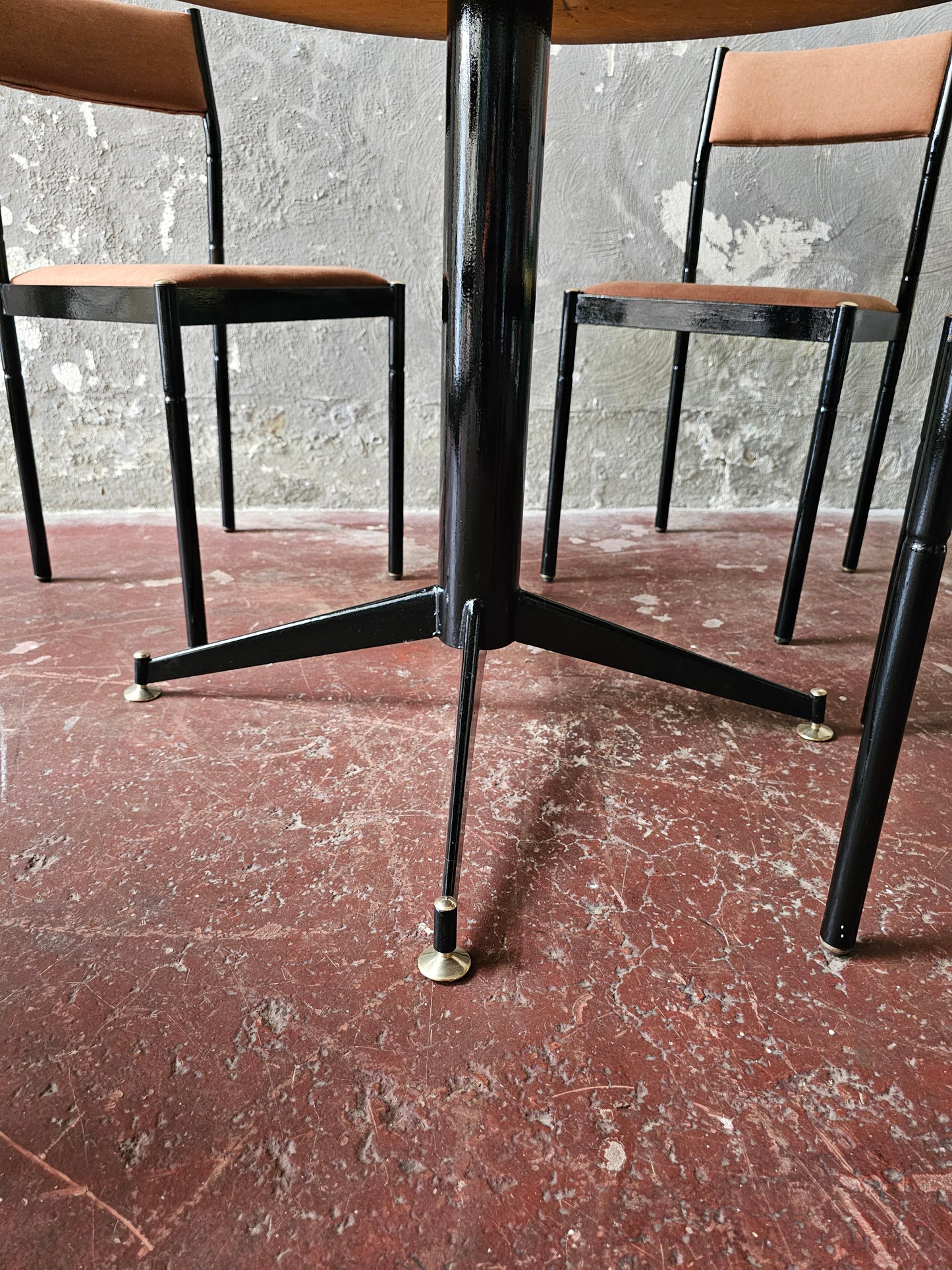 Tavolo e sedie design anni 50