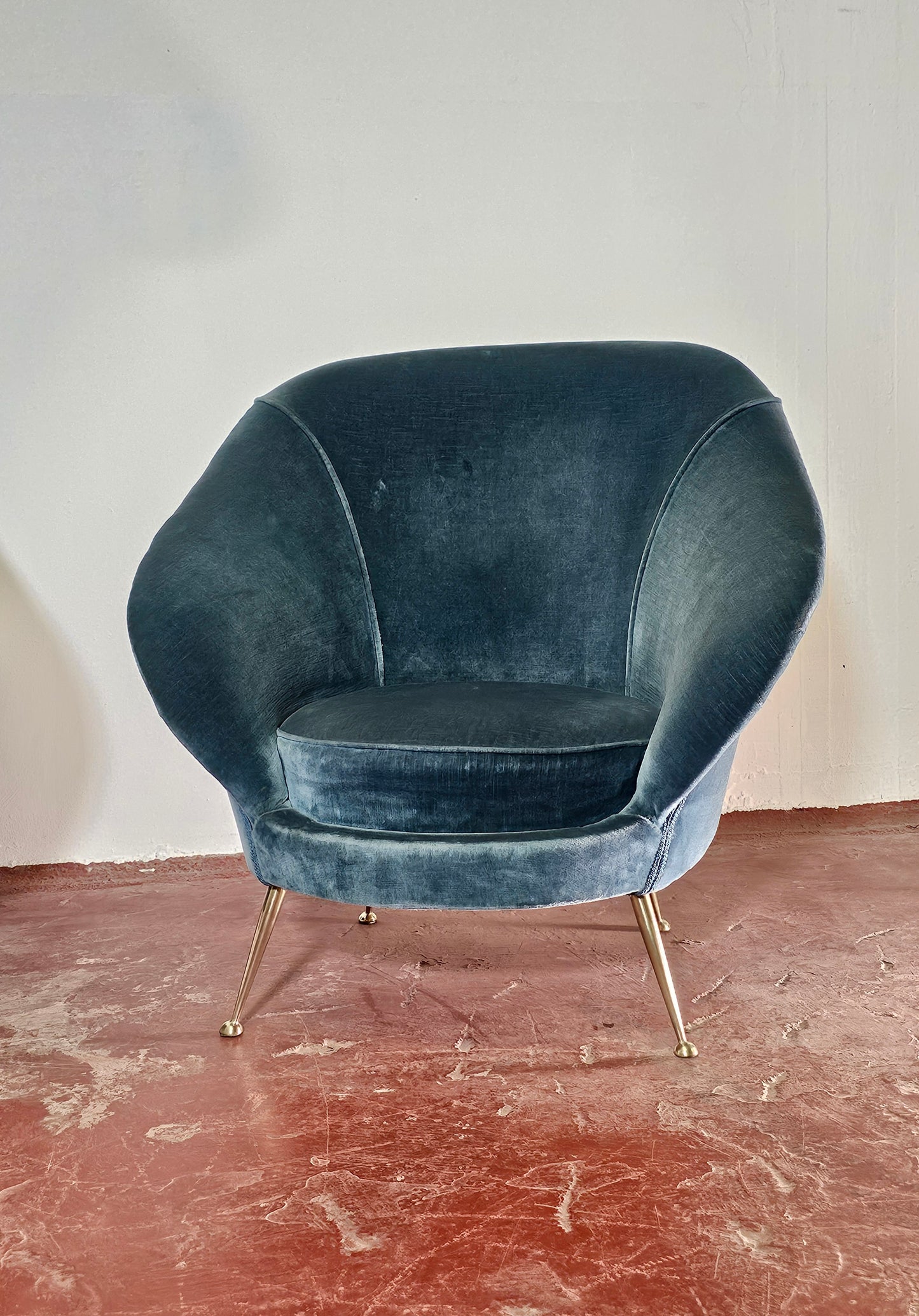 Poltrone design anni 50 in velluto di Federico Munari