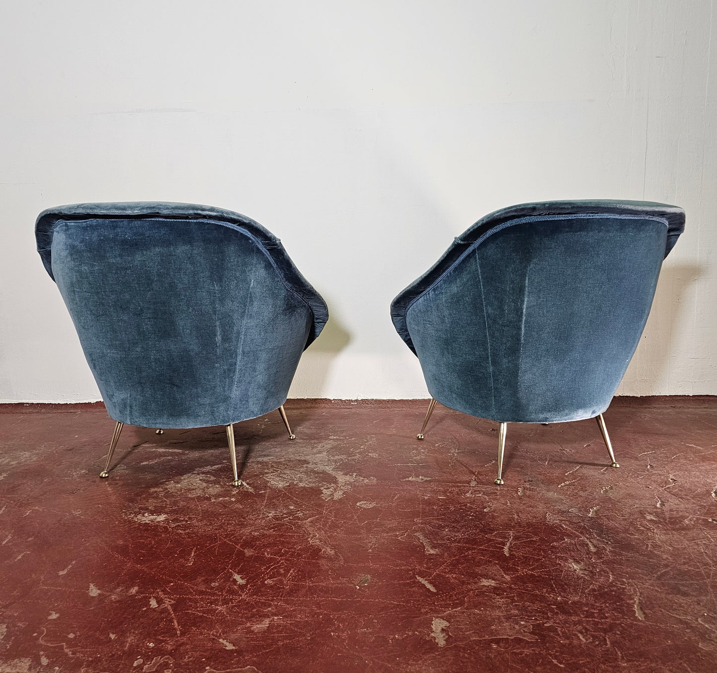 Poltrone design anni 50 in velluto di Federico Munari