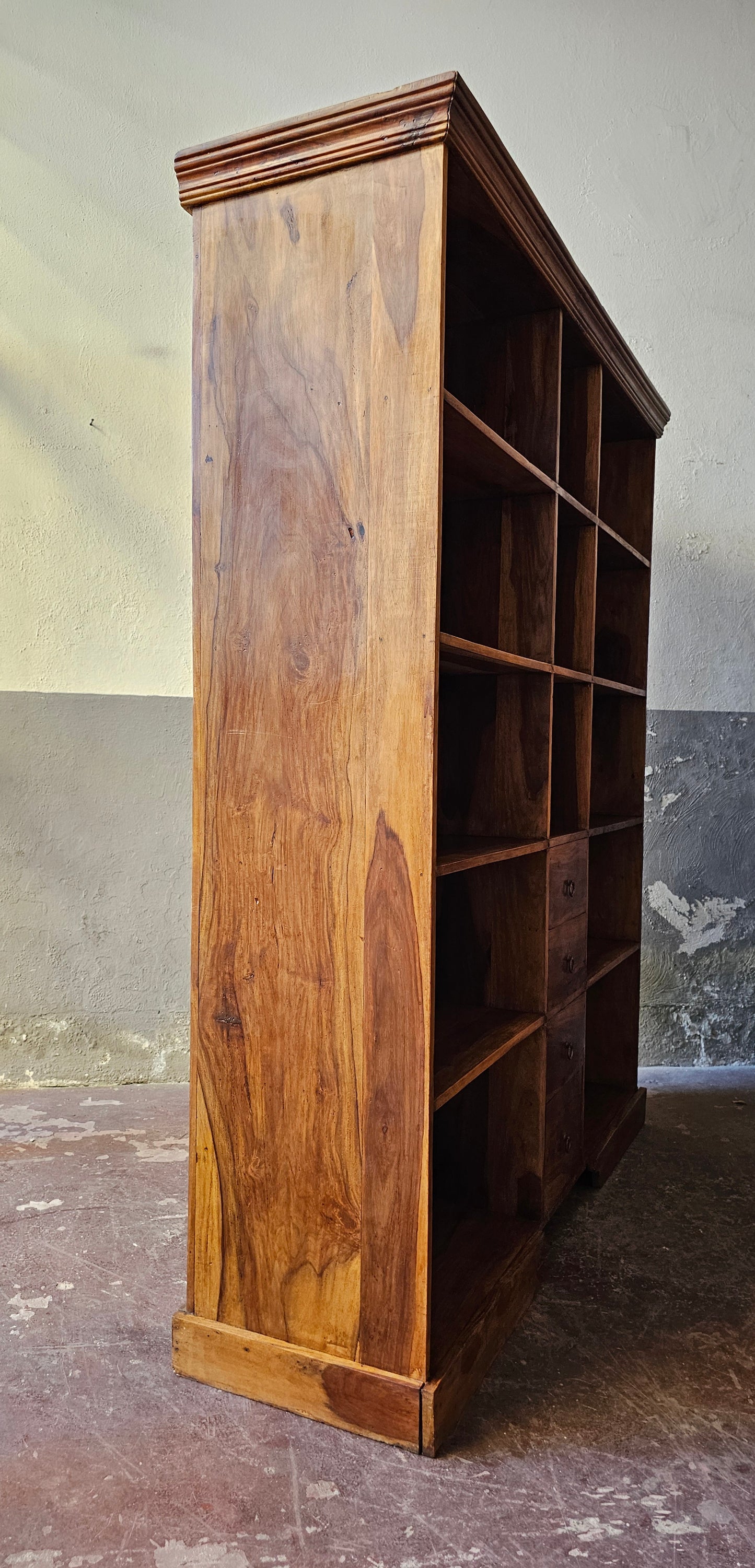 Libreria Vintage in Legno massello di Sheesham