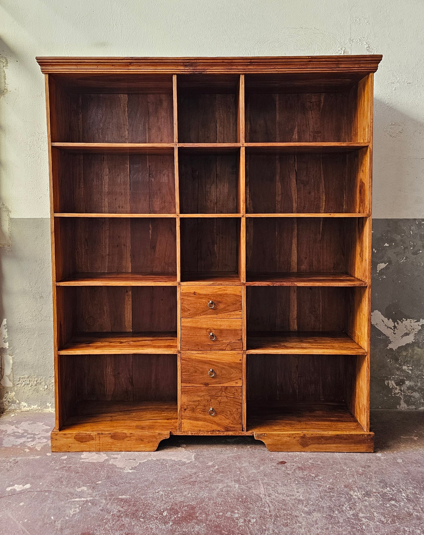 Libreria Vintage in Legno massello di Sheesham